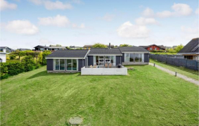 Lovely Home In Knebel With House Sea View in Skødshoved Strand